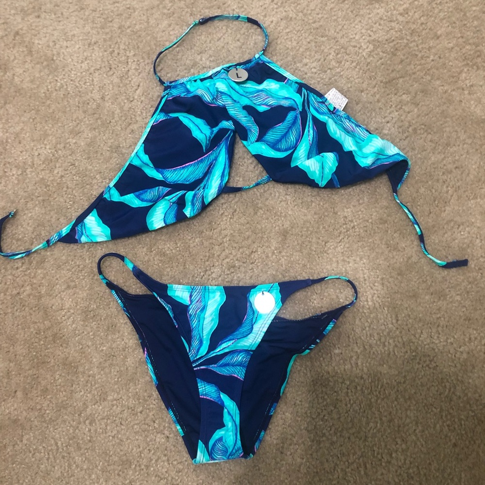 Blue leaf patterned 2 piece swim suit